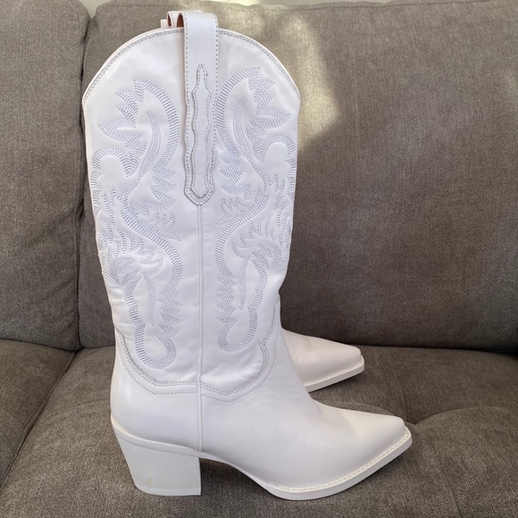 Jeffrey Campbell Shoes - Free people white dagger boots Jeffrey Campbell cowboy